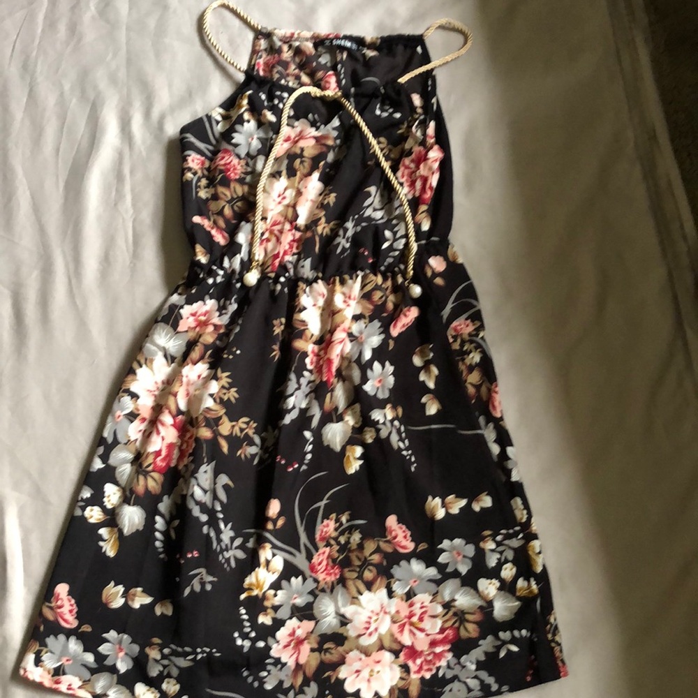 Shein women’s dress, size small, never been worn